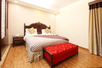 Oyo Premium Pitampura New Delhi Bagian luar foto