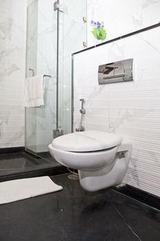Oyo Premium Pitampura New Delhi Bagian luar foto
