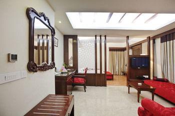 Oyo Premium Pitampura New Delhi Bagian luar foto